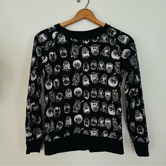 Unisex Reversible Marvel Comics Long Sleeve Tee - Picture 6 of 10